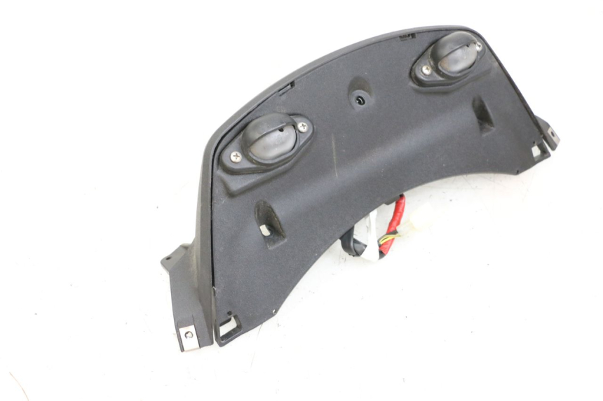 photo de ECLAIRAGE DE PLAQUE PIAGGIO MP3 HPE 350 (2018 - 2020) - Détail de la pièce