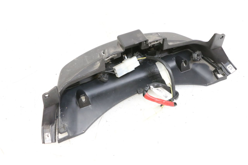 photo de ECLAIRAGE DE PLAQUE PIAGGIO MP3 HPE 350 (2018 - 2020) - Autre angle de vue