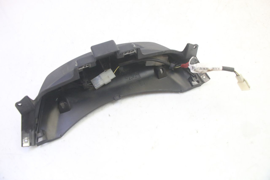 photo de ECLAIRAGE DE PLAQUE PIAGGIO MP3 HPE 350 (2018 - 2020) - Gros plan technique
