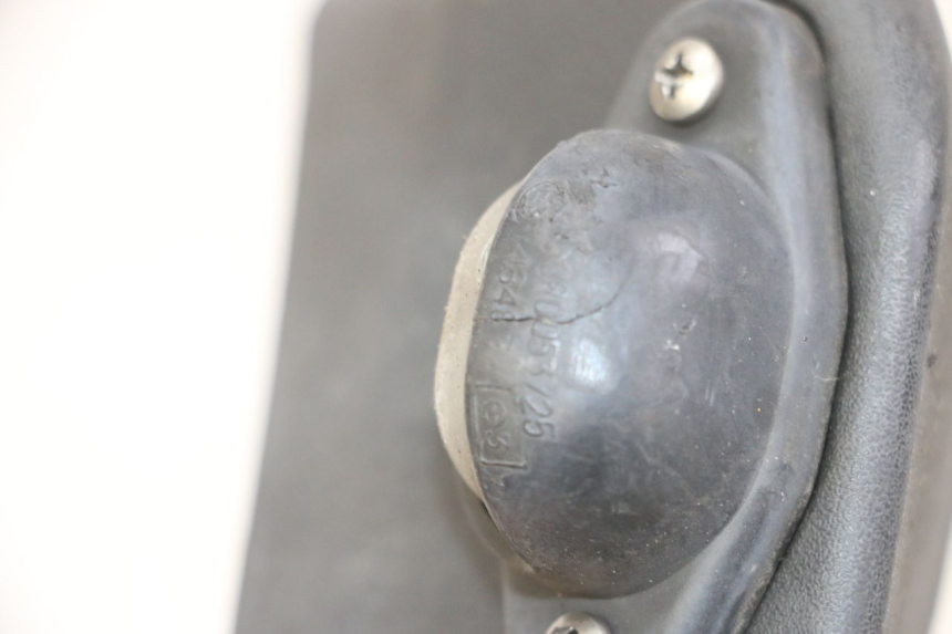 photo de ECLAIRAGE DE PLAQUE PIAGGIO MP3 LT 400 (2007 - 2012) - Détail de la pièce