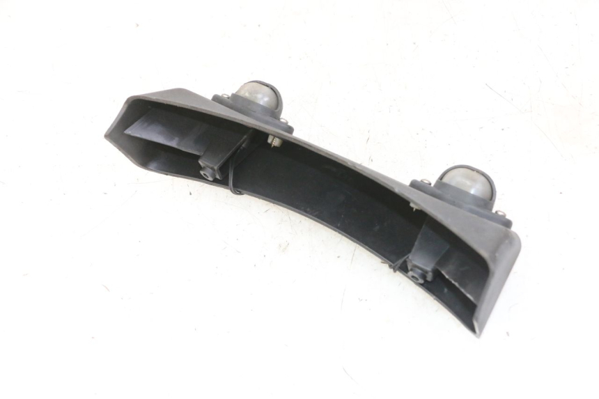 photo de ECLAIRAGE DE PLAQUE PIAGGIO MP3 LT 400 (2007 - 2012) - Gros plan technique