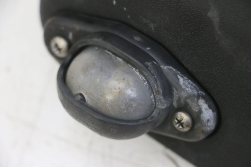 photo de ECLAIRAGE DE PLAQUE PIAGGIO MP3 LT 300 (2010 - 2016) - Zoom état d’usage