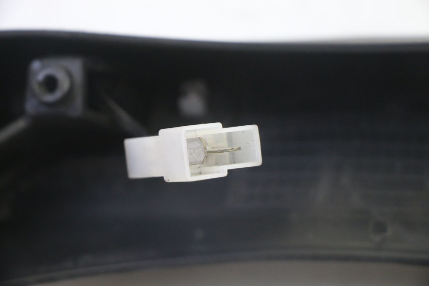 photo de ECLAIRAGE DE PLAQUE PIAGGIO MP3 LT 300 (2010 - 2016) - Points de fixation