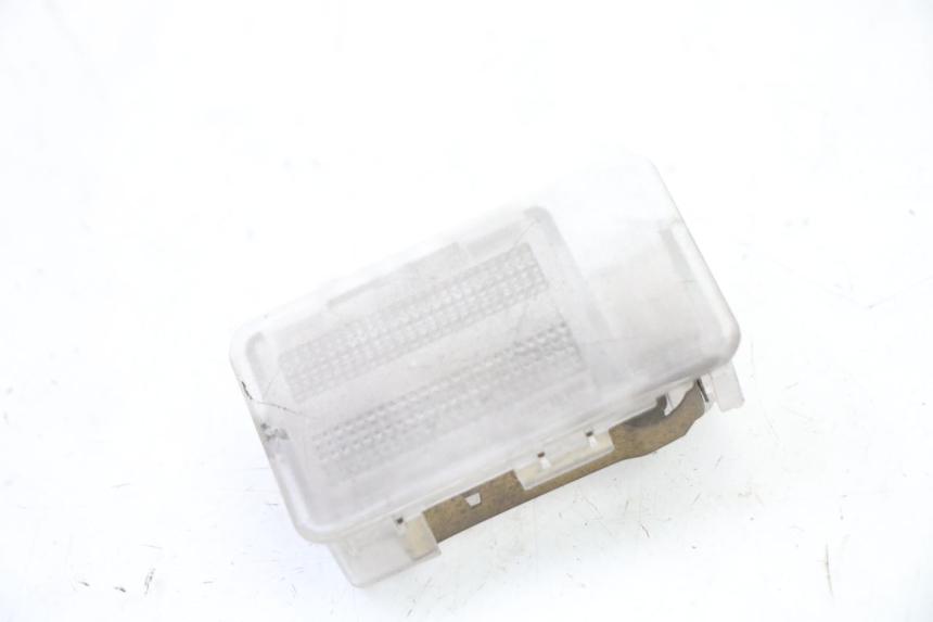 photo de ECLAIRAGE DE PLAQUE PIAGGIO MP3 500 (2011 - 2015) - Détail de la pièce