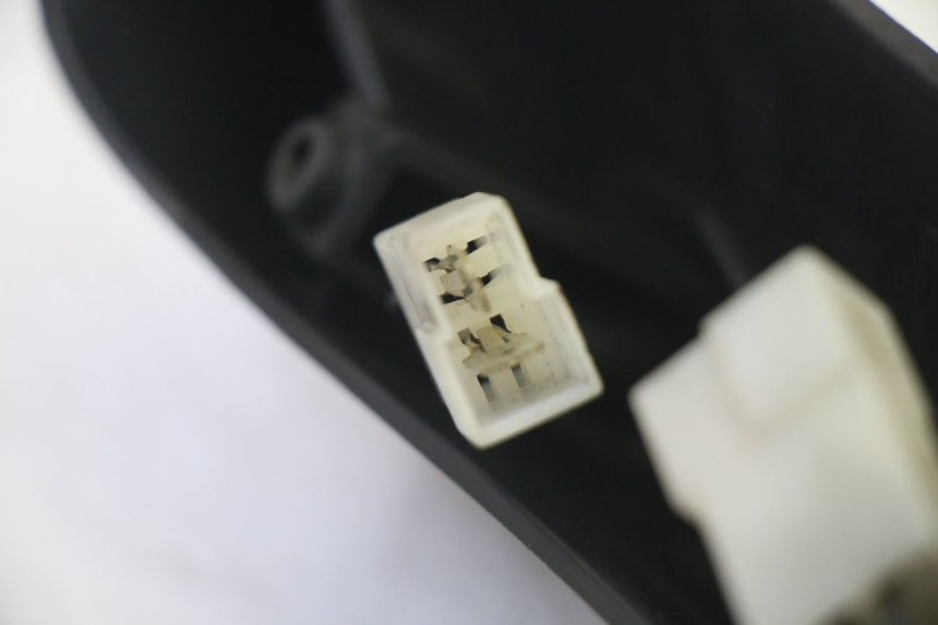 photo de ECLAIRAGE DE PLAQUE PIAGGIO MP3 RL 250 (2006 - 2010) - Pièce contrôlée