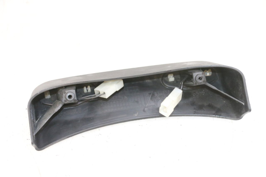 photo de ECLAIRAGE DE PLAQUE PIAGGIO MP3 RL 250 (2006 - 2010) - Détail de la pièce