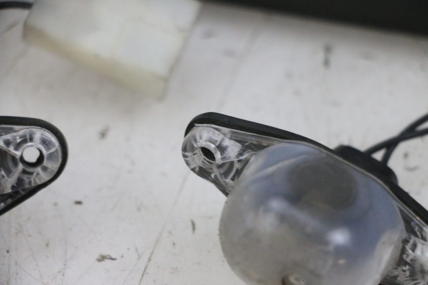 photo de ECLAIRAGE DE PLAQUE PIAGGIO MP3 RL 250 (2006 - 2010) - Pièce contrôlée