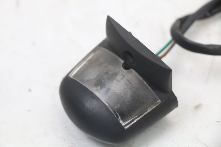 photo de ECLAIRAGE DE PLAQUE PEUGEOT SATELIS 125 (2010 - 2012) - Zoom état d’usage