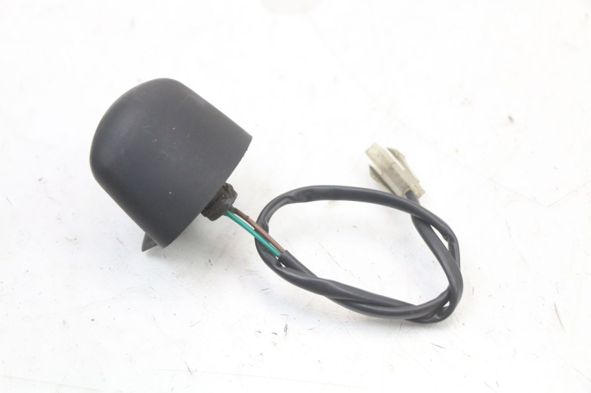 photo de ECLAIRAGE DE PLAQUE PEUGEOT SATELIS 125 (2010 - 2012) - Autre angle de vue