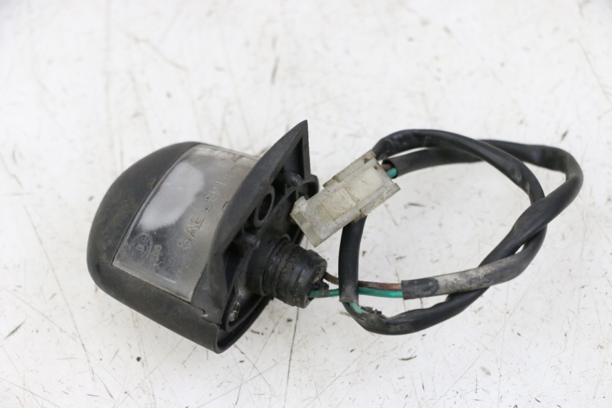 photo de ECLAIRAGE DE PLAQUE PEUGEOT SATELIS 125 (2013 - 2018) - Autre angle de vue