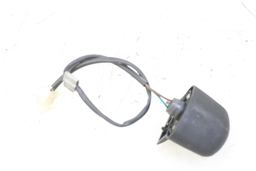 photo de ECLAIRAGE DE PLAQUE PEUGEOT SATELIS 125 (2013 - 2018) - Autre angle de vue