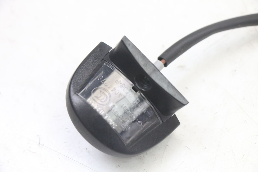 photo de ECLAIRAGE DE PLAQUE PEUGEOT TWEET 4T 50 (2023 - 2025) - Zoom état d’usage