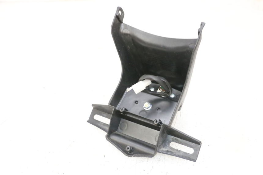 photo de ECLAIRAGE DE PLAQUE JM MOTORS SANTANA 50 (2014 - 2023) - Gros plan technique