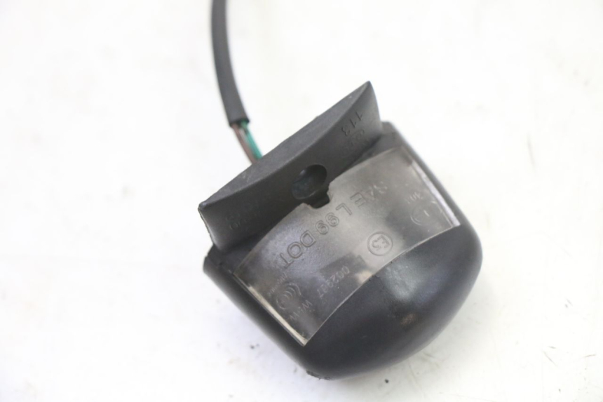 photo de ECLAIRAGE DE PLAQUE PEUGEOT SATELIS 125 (2013 - 2018) - Détail de la pièce