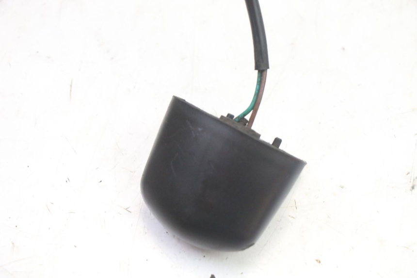 photo de ECLAIRAGE DE PLAQUE PEUGEOT SATELIS 125 (2013 - 2018) - Gros plan technique