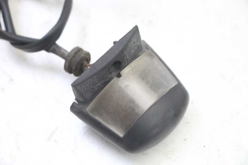 photo de ECLAIRAGE DE PLAQUE PEUGEOT SATELIS 250 (2006 - 2012) - Détail de la pièce