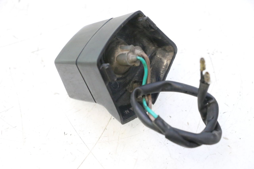 photo de ECLAIRAGE DE PLAQUE KYMCO SUPER 8 2T 50 (2007 - 2013) - Gros plan technique