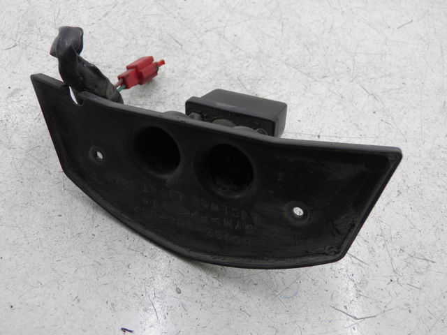 photo de ECLAIRAGE DE PLAQUE SYM GTS 125 (2005 - 2008) - Vue principale