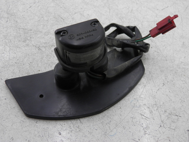 photo de ECLAIRAGE DE PLAQUE SYM GTS 125 (2005 - 2008) - Zoom état d’usage