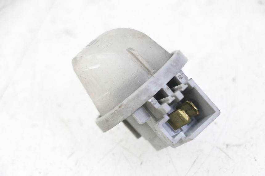 photo de ECLAIRAGE DE PLAQUE SUZUKI UH BURGMAN 125 (2002 - 2006) - Zoom état d’usage