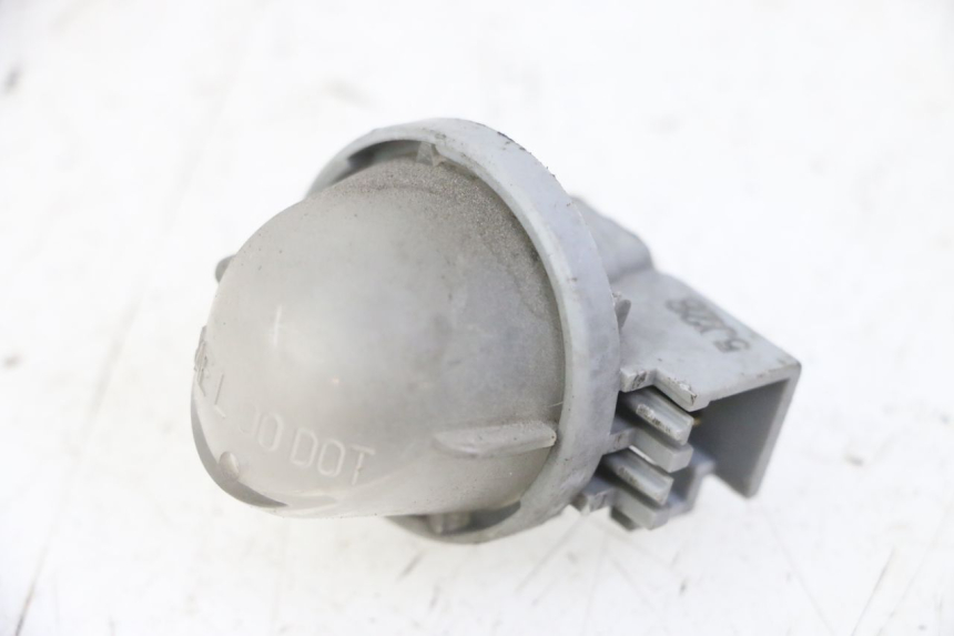 photo de ECLAIRAGE DE PLAQUE SUZUKI UH BURGMAN 125 (2002 - 2006) - Autre angle de vue