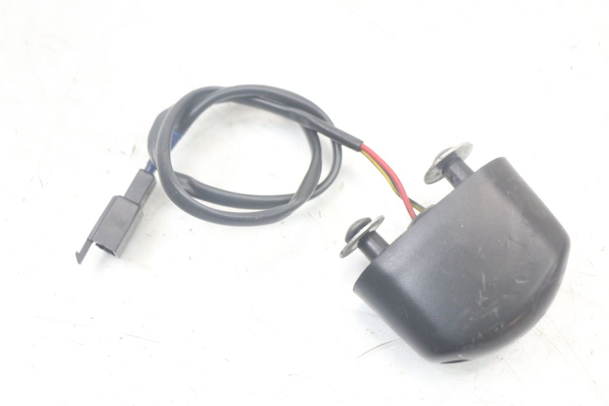 photo de ECLAIRAGE DE PLAQUE KAWASAKI VERSYS ABS 650 (2015 - 2018) - Gros plan technique