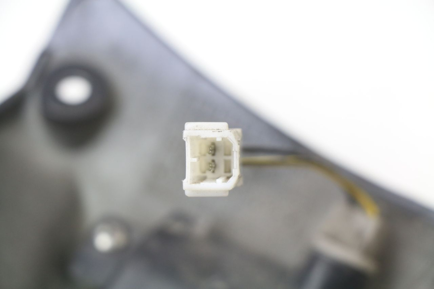 photo de ECLAIRAGE DE PLAQUE PIAGGIO XEVO X-EVO 250 (2007 - 2012) - Autre angle de vue