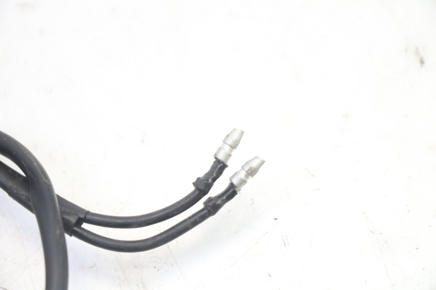 photo de ECLAIRAGE DE PLAQUE YAMAHA XJ6 ABS 600 (2008 - 2016) - Gros plan technique