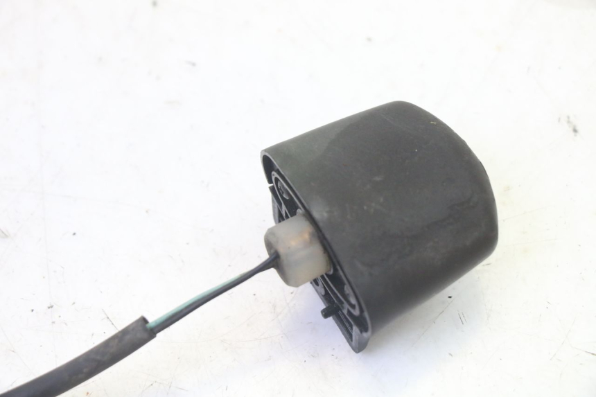 photo de ECLAIRAGE DE PLAQUE YAMAHA YP MAJESTY 125 (2007 - 2010) - Vue d’ensemble