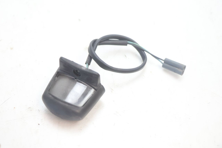 photo de ECLAIRAGE DE PLAQUE YAMAHA YP MAJESTY 125 (2007 - 2010) - Gros plan technique