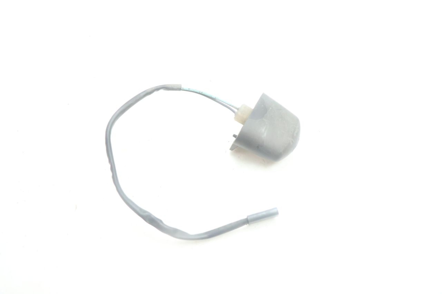 photo de ECLAIRAGE DE PLAQUE YAMAHA YP MAJESTY 125 (2002 - 2006) - Autre angle de vue