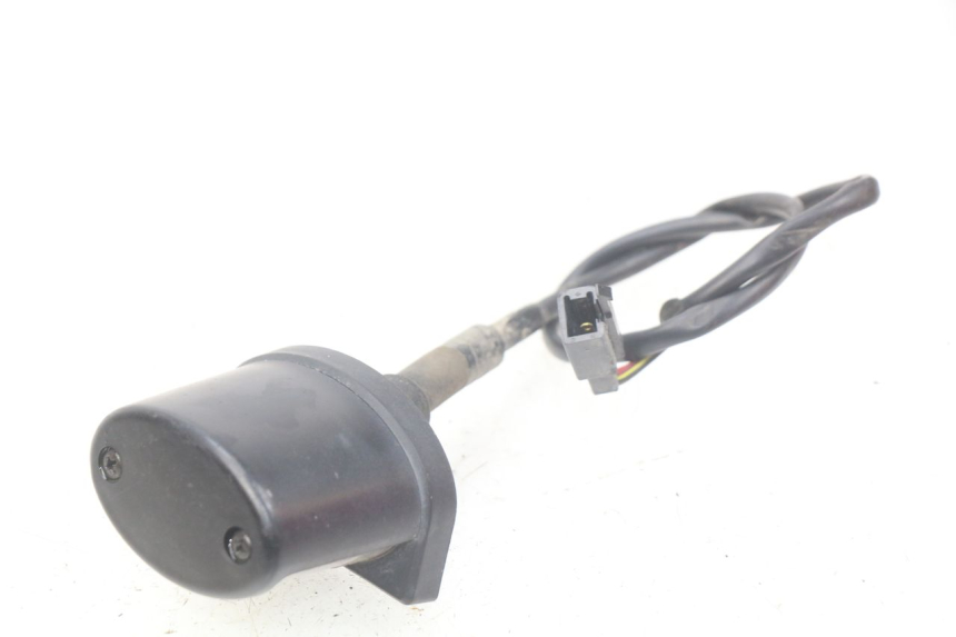 photo de ECLAIRAGE DE PLAQUE KAWASAKI Z S 750 (2003 - 2006) - Gros plan technique