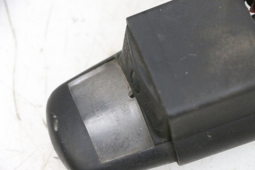 photo de ECLAIRAGE DE PLAQUE PIAGGIO ZIP 4T 50 (2018 - 2020) - Zoom état d’usage