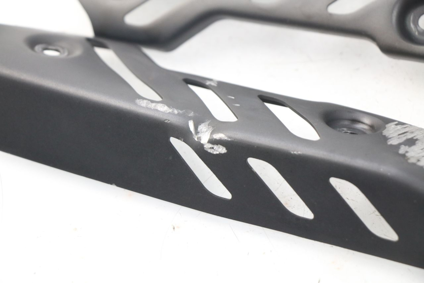 photo de ECOPE RADIATEUR MV AGUSTA BRUTALE R WALLY 910 (2008 - 2008) - Zoom état d’usage