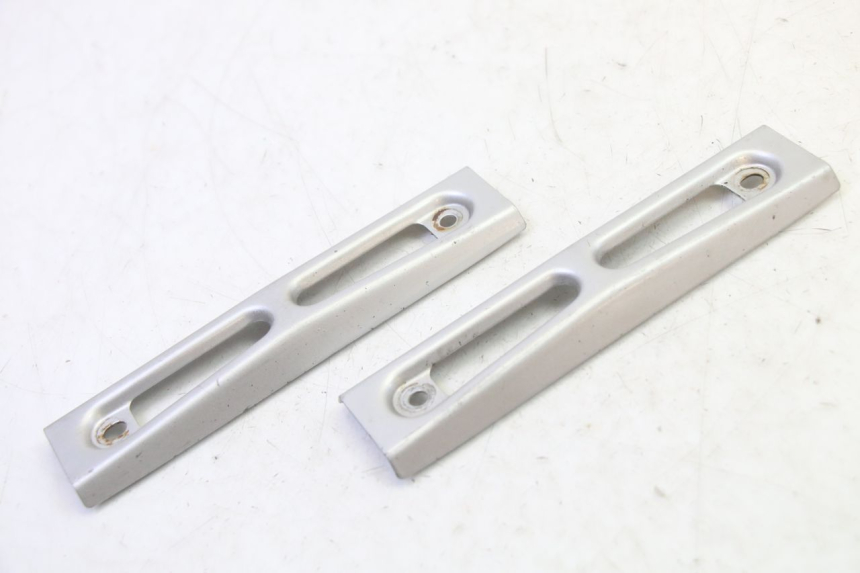 photo de ECOPE RADIATEUR YAMAHA FZ6 N FAZER 600 (2004 - 2006) - Détail de la pièce