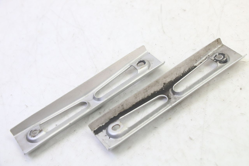 photo de ECOPE RADIATEUR YAMAHA FZ6 N FAZER 600 (2004 - 2006) - Autre angle de vue