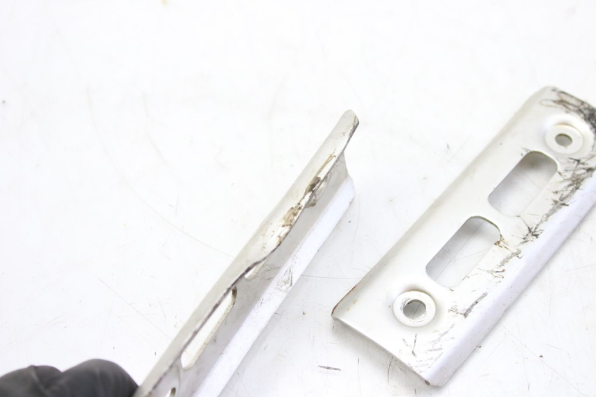 photo de ECOPE RADIATEUR YAMAHA FZS FAZER 600 (1998 - 2001) - Zoom état d’usage