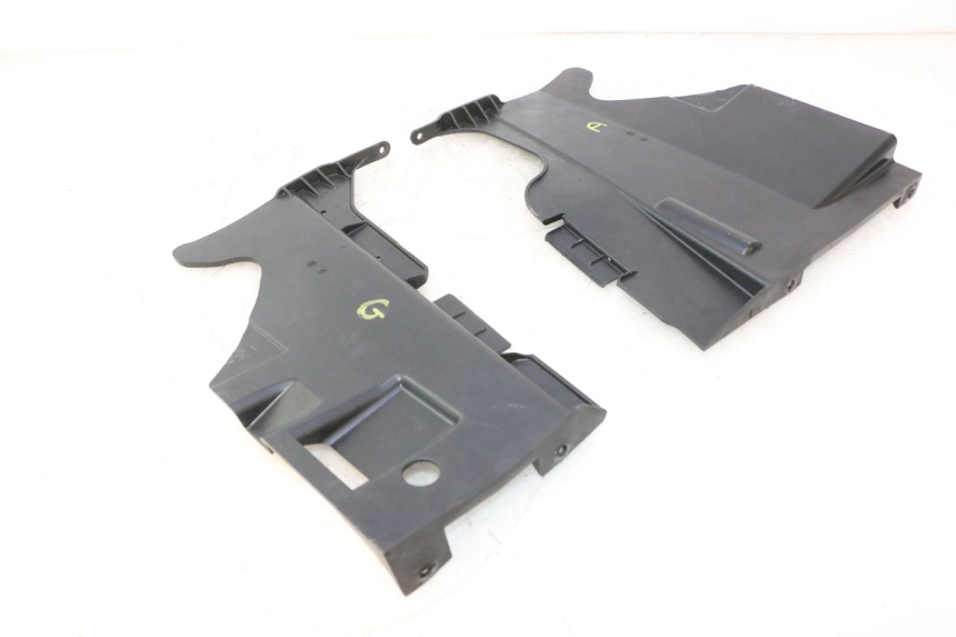 photo de ECOPE RADIATEUR CAN-AM SPYDER RS 1000 (2008 - 2012) - Détail de la pièce