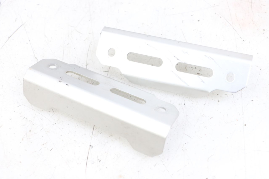 photo de ECOPE RADIATEUR SUZUKI SV N 650 (1999 - 2002) - Détail de la pièce