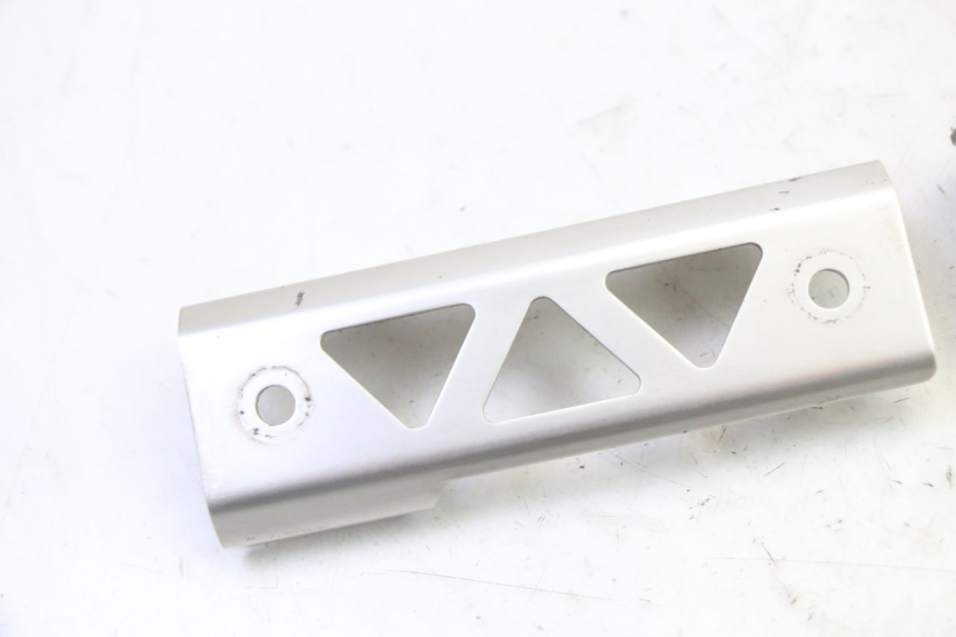 photo de ECOPE RADIATEUR SUZUKI SV S 650 (2003 - 2009) - Détail de la pièce