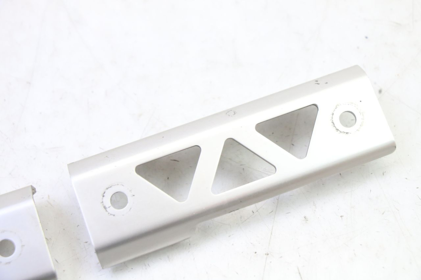 photo de ECOPE RADIATEUR SUZUKI SV S 650 (2003 - 2009) - Zoom état d’usage