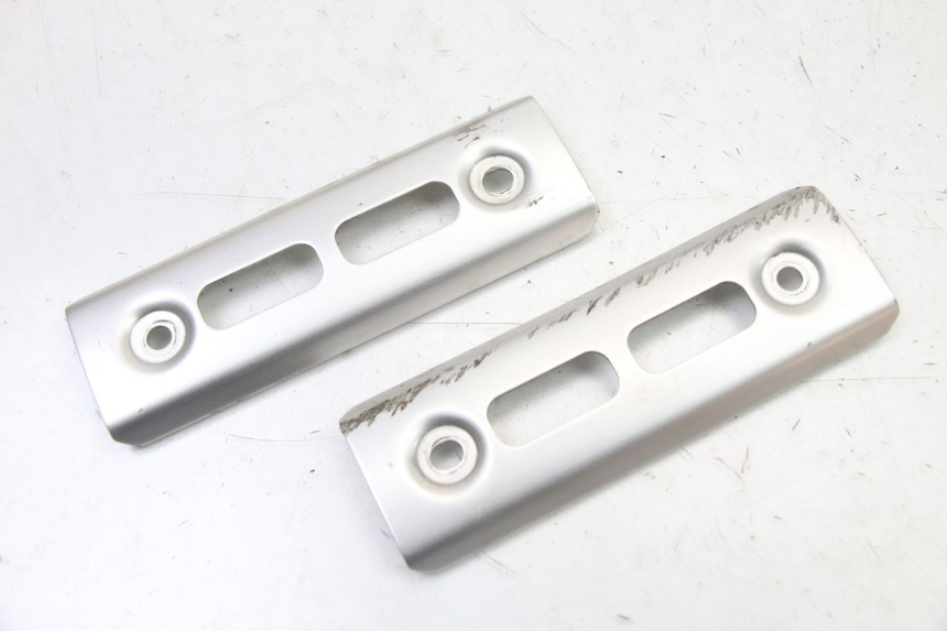 photo de ECOPE RADIATEUR YAMAHA FZS FAZER 600 (2001 - 2003) - Autre angle de vue