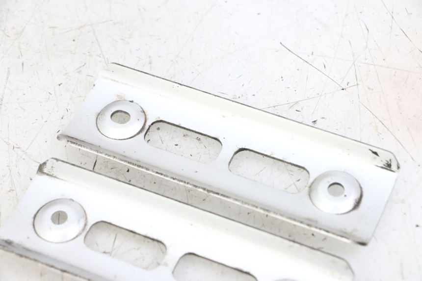 photo de ECOPE RADIATEUR YAMAHA FZS FAZER 600 (2001 - 2003) - Zoom état d’usage