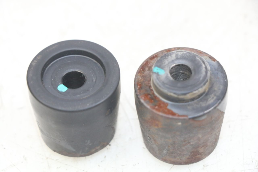 photo de EMBOUT DE GUIDON KYMCO AGILITY 16+ 4T 50 (2018 - 2023) - Détail de la pièce