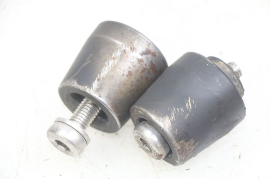 photo de EMBOUT DE GUIDON KYMCO AGILITY 16+ 4T 50 (2018 - 2023) - Zoom état d’usage