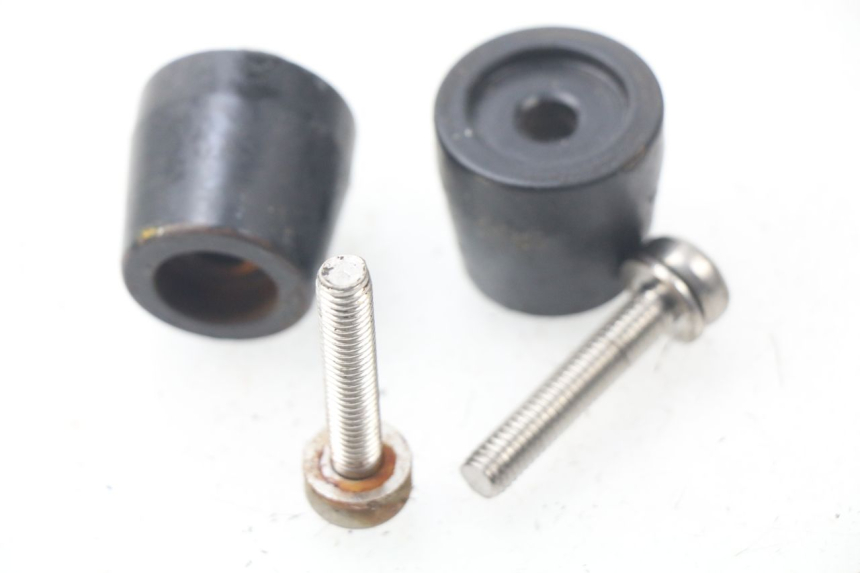 photo de EMBOUT DE GUIDON KYMCO AGILITY CITY 2T 50 (2008 - 2016) - Zoom état d’usage