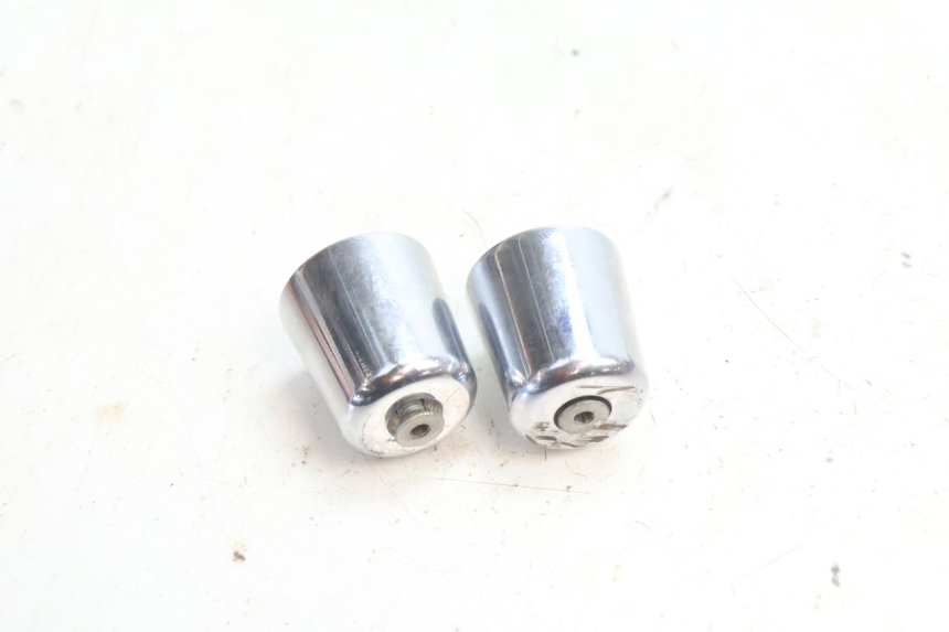 photo de EMBOUT DE GUIDON APRILIA ATLANTIC S 125 (2010 - 2013) - Gros plan technique