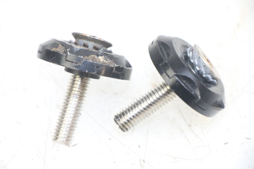 photo de EMBOUT DE GUIDON HONDA CA REBEL 125 (1995 - 2001) - Détail de la pièce