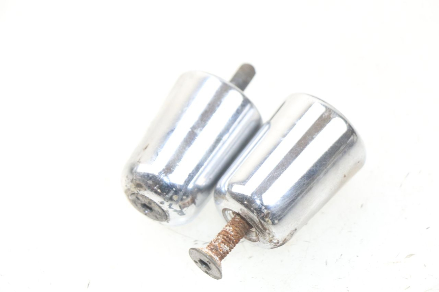 photo de EMBOUT DE GUIDON PIAGGIO CARNABY 125 (2007 - 2011) - Zoom état d’usage