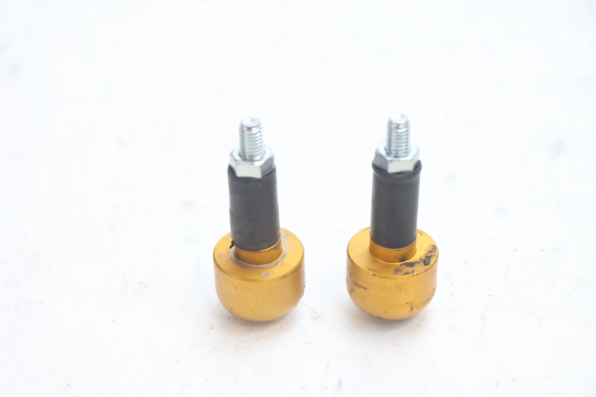 photo de EMBOUT DE GUIDON HONDA CB F HORNET 600 (2005 - 2006) - Vue d’ensemble